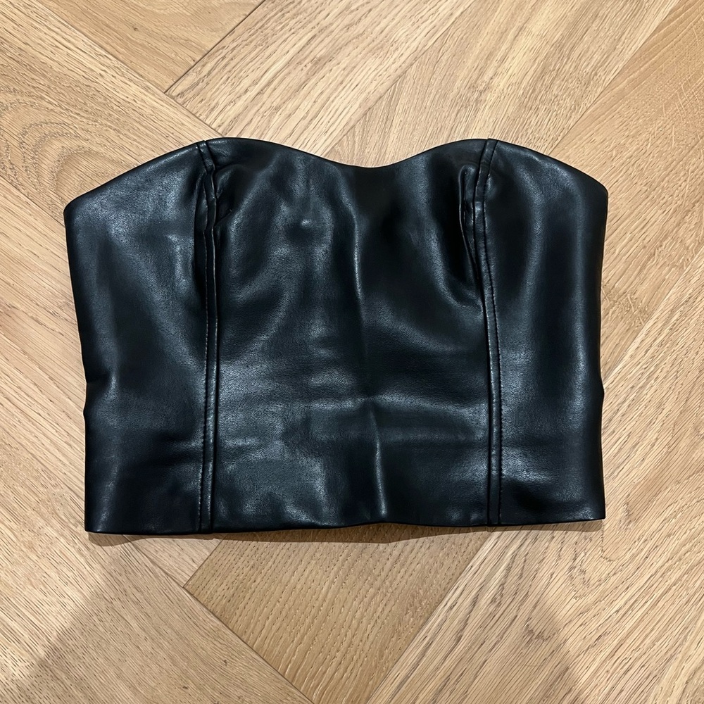 Aritzia Babaton Black leather Top